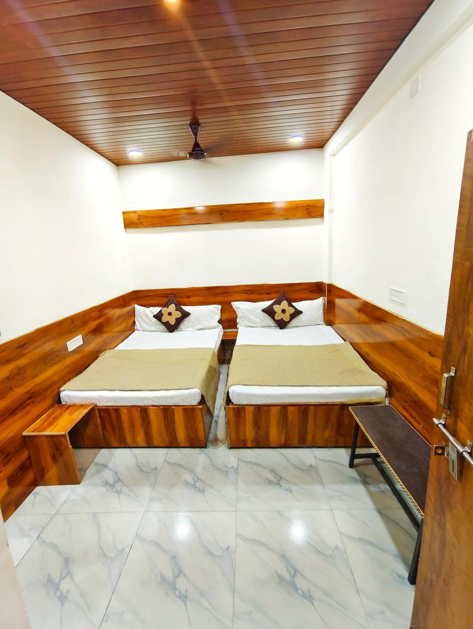 Hotel Om Palace Ujjain Luaran gambar