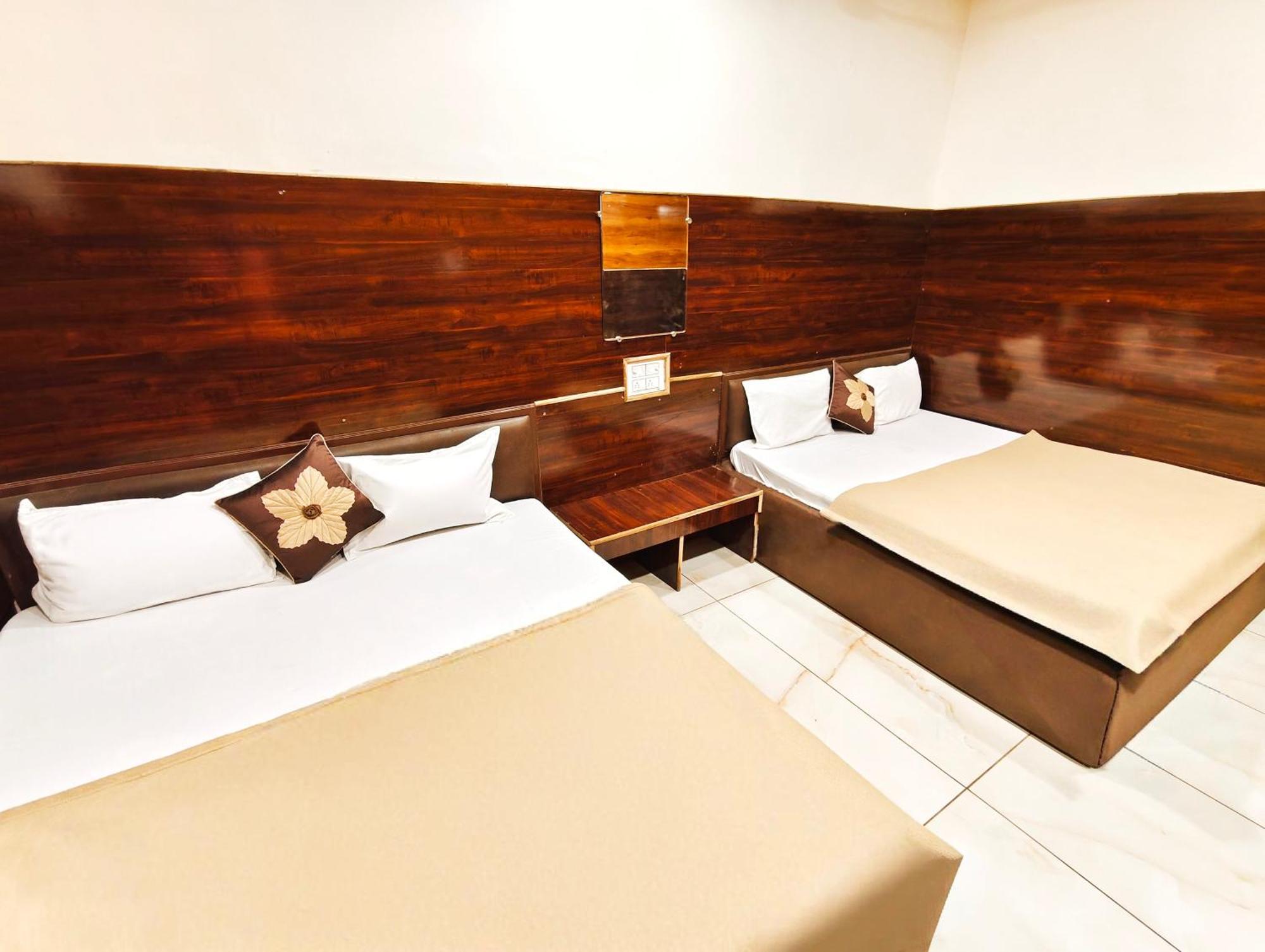 Hotel Om Palace Ujjain Luaran gambar